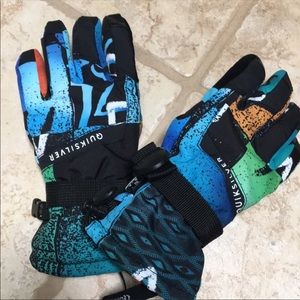 Quicksilver snow gloves